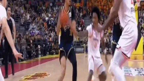 苏炳添赛季首秀夺金，央视聚焦赛场焦点